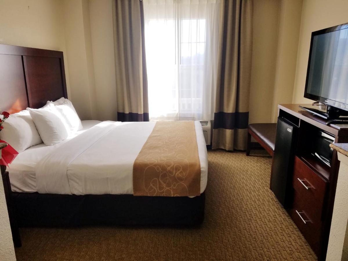 Quality Suites Irving-Las Colinas Exterior foto