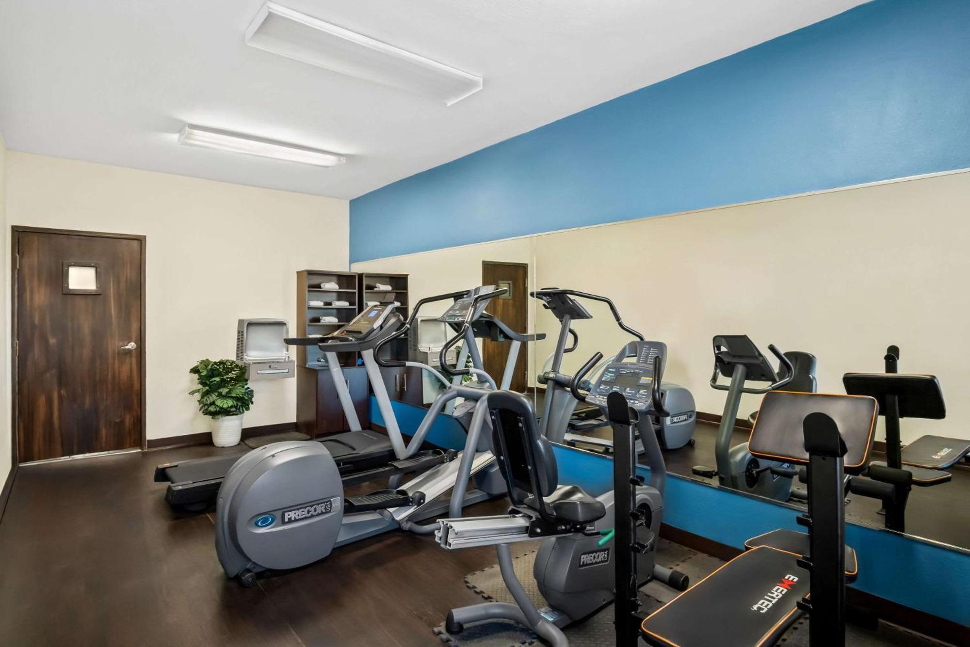 Quality Suites Irving-Las Colinas Exterior foto